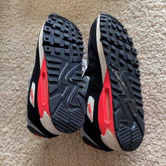 Nike shoes - - Picture 4 of 4